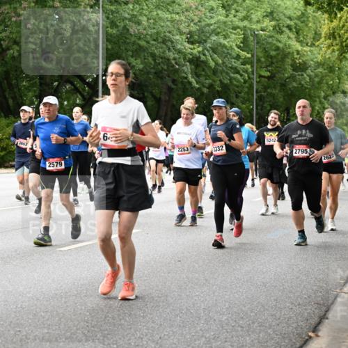 06.09.2026 - CURREX Alsterlauf Dr. Thomas Lammeyer http://msf.ph/oto/10117852 06.09.2026 09:16:13 Laufen 3662, 5860, 2579, 6, 5242, 2253, 3332, 2795, 2622, 3143, 3142 meine-sportfotos.de