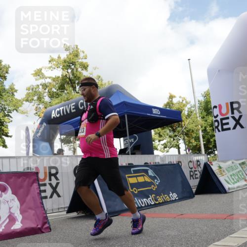 06.09.2026 - CURREX Alsterlauf Yannick Fuchs http://msf.ph/oto/10117856 06.09.2026 12:01:38 Ziel 1147, 1155, 1156, 1233 meine-sportfotos.de