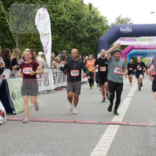 06.09.2026 - CURREX Alsterlauf Yannick Fuchs http://msf.ph/oto/10117887 06.09.2026 09:59:34 Ziel 2077, 2227, 2228, 3129, 3695, 3969, 4291, 4478, 4751, 4752, 5474, 5636, 5638, 5712, 5948, 6199, 6200, 6213, 8111 meine-sportfotos.de