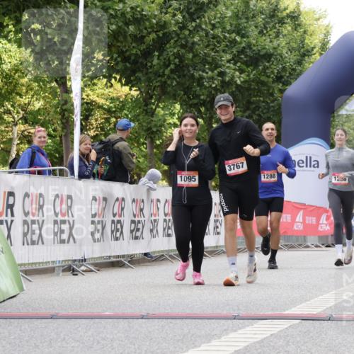 06.09.2026 - CURREX Alsterlauf Yannick Fuchs http://msf.ph/oto/10117901 06.09.2026 12:01:45 Ziel 1095, 1284, 1285, 1286, 1288 meine-sportfotos.de