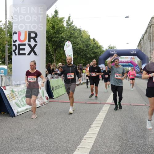 06.09.2026 - CURREX Alsterlauf Yannick Fuchs http://msf.ph/oto/10117941 06.09.2026 09:59:35 Ziel 2077, 2227, 2228, 2780, 3129, 3695, 3969, 4291, 4478, 4751, 4752, 5474, 5636, 5638, 5712, 5948, 6199, 6200, 6213, 8111 meine-sportfotos.de