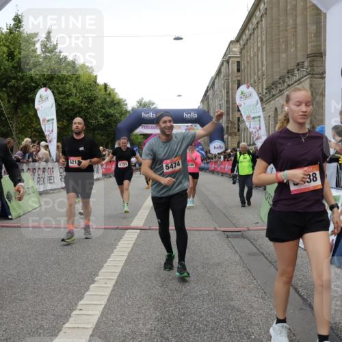 06.09.2026 - CURREX Alsterlauf Yannick Fuchs http://msf.ph/oto/10117980 06.09.2026 09:59:36 Ziel 2077, 2227, 2228, 2780, 3129, 3695, 3969, 4291, 4478, 4751, 4752, 5269, 5474, 5636, 5638, 5712, 5948, 6199, 6200, 6213, 8111 meine-sportfotos.de