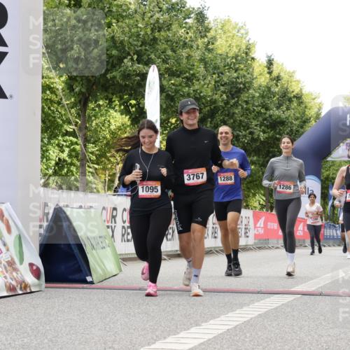 06.09.2026 - CURREX Alsterlauf Yannick Fuchs http://msf.ph/oto/10117986 06.09.2026 12:01:48 Ziel 1095, 1284, 1285, 1286, 1288, 8042 meine-sportfotos.de