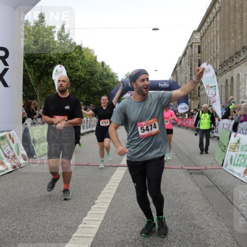 06.09.2026 - CURREX Alsterlauf Yannick Fuchs http://msf.ph/oto/10118001 06.09.2026 09:59:36 Ziel 2077, 2227, 2228, 2780, 3129, 3695, 3969, 4291, 4478, 4751, 4752, 5269, 5474, 5636, 5638, 5712, 5948, 6199, 6200, 6213, 8111 meine-sportfotos.de