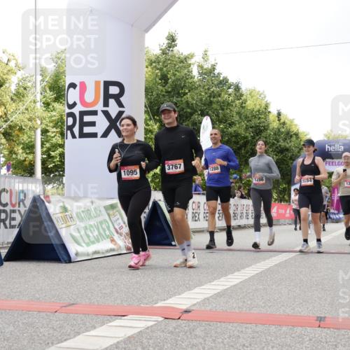 06.09.2026 - CURREX Alsterlauf Yannick Fuchs http://msf.ph/oto/10118052 06.09.2026 12:01:49 Ziel 1095, 1284, 1285, 1286, 1288, 8042 meine-sportfotos.de