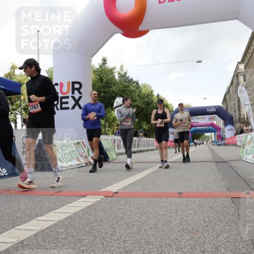 06.09.2026 - CURREX Alsterlauf Yannick Fuchs http://msf.ph/oto/10118094 06.09.2026 12:01:50 Ziel 1095, 1284, 1285, 1286, 1288, 1298, 1305, 8042 meine-sportfotos.de