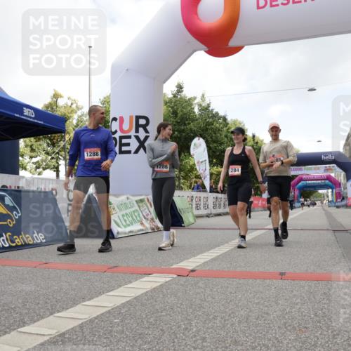 06.09.2026 - CURREX Alsterlauf Yannick Fuchs http://msf.ph/oto/10118151 06.09.2026 12:01:52 Ziel 1095, 1284, 1285, 1286, 1288, 1298, 1305, 8042 meine-sportfotos.de