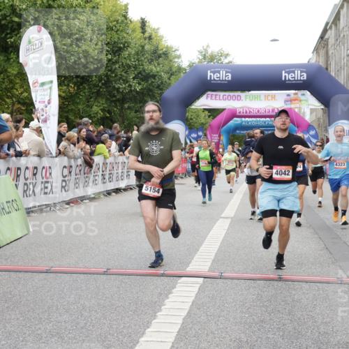06.09.2026 - CURREX Alsterlauf Yannick Fuchs http://msf.ph/oto/10118197 06.09.2026 09:59:42 Ziel 2227, 2269, 2676, 2780, 3119, 3120, 4042, 4323, 4324, 4751, 4752, 5154, 5269, 5474, 5800, 6017, 6199, 6200, 6213, 6244, 8111 meine-sportfotos.de