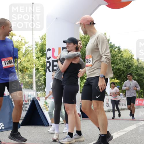06.09.2026 - CURREX Alsterlauf Yannick Fuchs http://msf.ph/oto/10118206 06.09.2026 12:01:54 Ziel 1095, 1284, 1285, 1286, 1288, 1298, 1305, 8042 meine-sportfotos.de