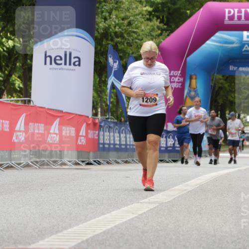 06.09.2026 - CURREX Alsterlauf Yannick Fuchs http://msf.ph/oto/10118337 06.09.2026 12:02:08 Ziel 1150, 1209, 1326 meine-sportfotos.de