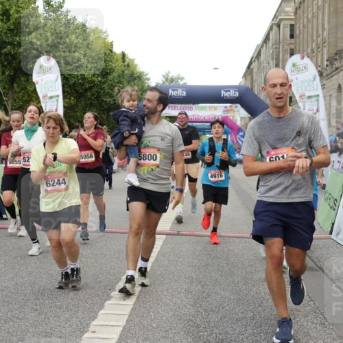 06.09.2026 - CURREX Alsterlauf Yannick Fuchs http://msf.ph/oto/10118402 06.09.2026 09:59:48 Ziel 2269, 2660, 2676, 3119, 3120, 3414, 4042, 4209, 4323, 4324, 4498, 4889, 4916, 5055, 5056, 5154, 5229, 5269, 5497, 5800, 6017, 6148, 6244, 6268 meine-sportfotos.de