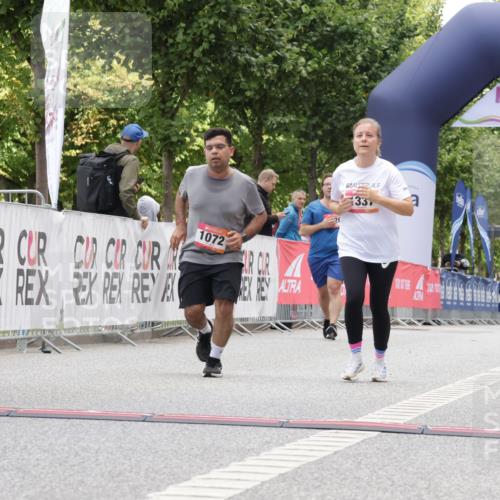 06.09.2026 - CURREX Alsterlauf Yannick Fuchs http://msf.ph/oto/10118429 06.09.2026 12:02:21 Ziel 1072, 1337 meine-sportfotos.de
