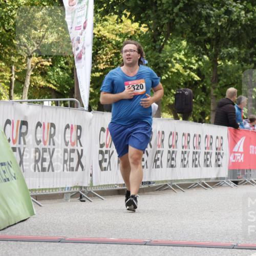 06.09.2026 - CURREX Alsterlauf Yannick Fuchs http://msf.ph/oto/10118489 06.09.2026 12:02:24 Ziel 1072, 1320, 1337 meine-sportfotos.de