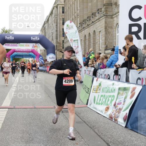 06.09.2026 - CURREX Alsterlauf Yannick Fuchs http://msf.ph/oto/10118515 06.09.2026 09:59:52 Ziel 2269, 2660, 3119, 3120, 3414, 3801, 4209, 4498, 4889, 4916, 5055, 5056, 5229, 5377, 5497, 5800, 6017, 6148, 6244, 6268, 8082 meine-sportfotos.de