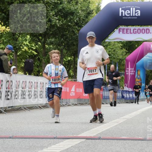 06.09.2026 - CURREX Alsterlauf Yannick Fuchs http://msf.ph/oto/10118560 06.09.2026 12:02:33 Ziel 1017, 1019, 1320 meine-sportfotos.de
