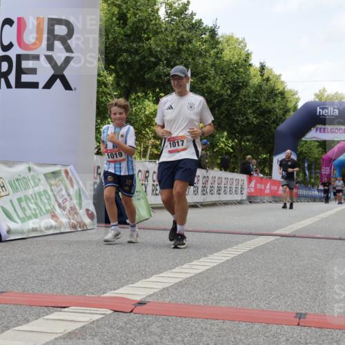 06.09.2026 - CURREX Alsterlauf Yannick Fuchs http://msf.ph/oto/10118649 06.09.2026 12:02:36 Ziel 1017, 1019 meine-sportfotos.de