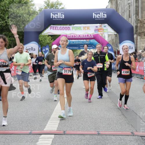 06.09.2026 - CURREX Alsterlauf Yannick Fuchs http://msf.ph/oto/10118755 06.09.2026 10:00:01 Ziel 2136, 2238, 2300, 2528, 2686, 2743, 2947, 3179, 3268, 3294, 3511, 3801, 4180, 4237, 4424, 4739, 5267, 5377, 5501, 5823, 8023, 8082, 8314 meine-sportfotos.de