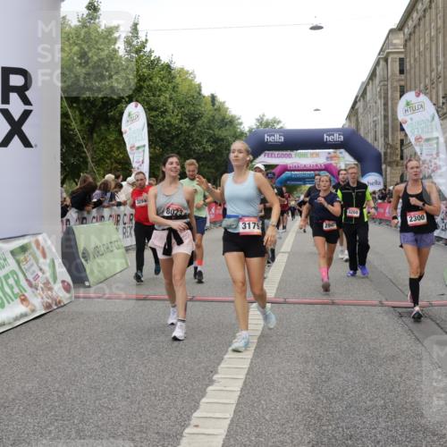 06.09.2026 - CURREX Alsterlauf Yannick Fuchs http://msf.ph/oto/10118801 06.09.2026 10:00:03 Ziel 2136, 2238, 2300, 2528, 2686, 2743, 2947, 3179, 3268, 3294, 3511, 4136, 4180, 4237, 4424, 4739, 5267, 5501, 5823, 6254, 8023, 8314 meine-sportfotos.de