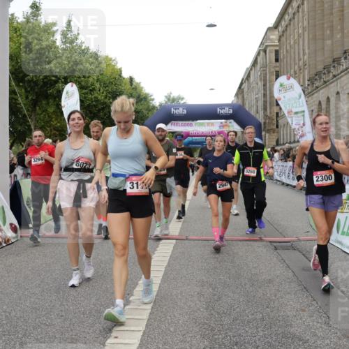 06.09.2026 - CURREX Alsterlauf Yannick Fuchs http://msf.ph/oto/10118820 06.09.2026 10:00:03 Ziel 2136, 2238, 2300, 2528, 2686, 2743, 2947, 3179, 3268, 3294, 3511, 4136, 4180, 4237, 4424, 4739, 5267, 5501, 5823, 6254, 8023, 8314 meine-sportfotos.de