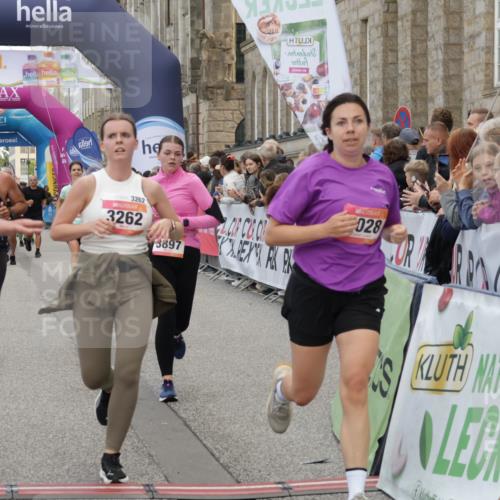 06.09.2026 - CURREX Alsterlauf Yannick Fuchs http://msf.ph/oto/10119034 06.09.2026 10:00:13 Ziel 2686, 2940, 3006, 3262, 3364, 3506, 3507, 3567, 3897, 4136, 4237, 4407, 5472, 5501, 5622, 5738, 5741, 6028, 6241, 6254, 6299, 8002, 8035, 8212 meine-sportfotos.de