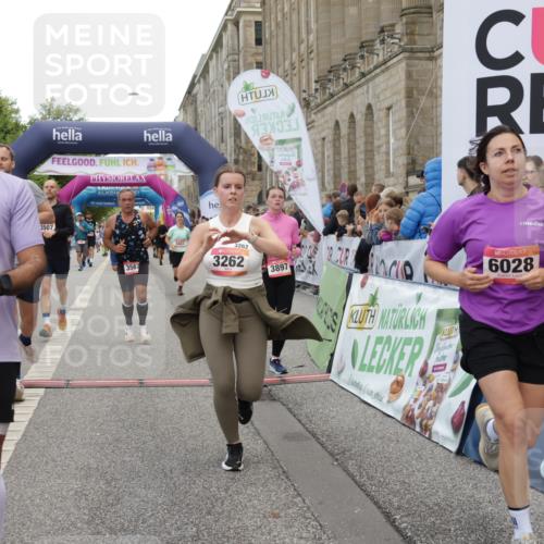 06.09.2026 - CURREX Alsterlauf Yannick Fuchs http://msf.ph/oto/10119086 06.09.2026 10:00:14 Ziel 2940, 3006, 3262, 3364, 3506, 3507, 3567, 3897, 4136, 4407, 5222, 5472, 5622, 5738, 5741, 6028, 6112, 6241, 6254, 6299, 8002, 8035, 8212 meine-sportfotos.de