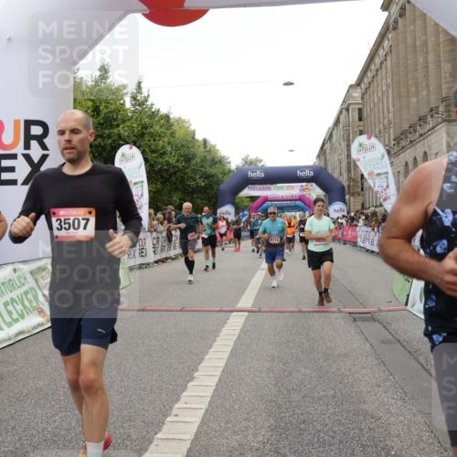 06.09.2026 - CURREX Alsterlauf Yannick Fuchs http://msf.ph/oto/10119177 06.09.2026 10:00:17 Ziel 2273, 2274, 2940, 3006, 3262, 3506, 3507, 3567, 3574, 3897, 4296, 4407, 5222, 5622, 5741, 6028, 6112, 6241, 6299, 6457, 8035, 8212 meine-sportfotos.de