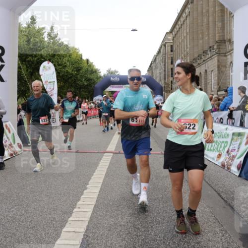 06.09.2026 - CURREX Alsterlauf Yannick Fuchs http://msf.ph/oto/10119246 06.09.2026 10:00:20 Ziel 2089, 2273, 2274, 2505, 2856, 2940, 3006, 3262, 3506, 3507, 3567, 3574, 3897, 4296, 4578, 5005, 5222, 5536, 5622, 6028, 6112, 6241, 6258, 6291, 6299, 6457, 8212 meine-sportfotos.de