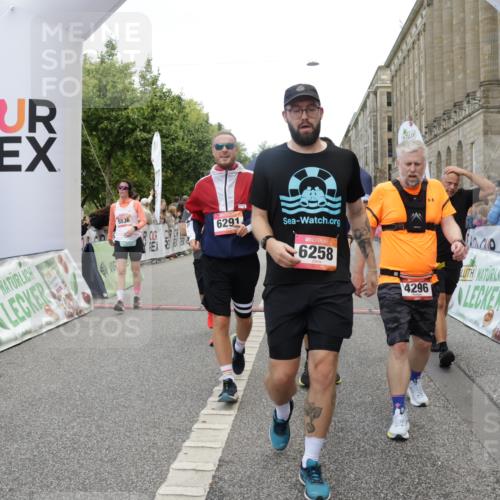 06.09.2026 - CURREX Alsterlauf Yannick Fuchs http://msf.ph/oto/10119392 06.09.2026 10:00:25 Ziel 2089, 2257, 2273, 2274, 2505, 2671, 2856, 3574, 4296, 4461, 4524, 4578, 5005, 5222, 5536, 5622, 6112, 6258, 6291, 6457, 8008 meine-sportfotos.de