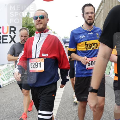 06.09.2026 - CURREX Alsterlauf Yannick Fuchs http://msf.ph/oto/10119445 06.09.2026 10:00:26 Ziel 2089, 2257, 2273, 2274, 2505, 2671, 2856, 3574, 4296, 4461, 4468, 4524, 4578, 5005, 5222, 5536, 6112, 6258, 6291, 6457, 8008, 8318 meine-sportfotos.de