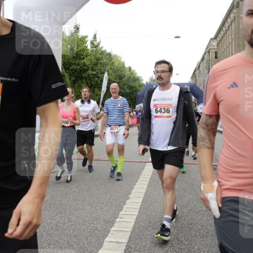06.09.2026 - CURREX Alsterlauf Yannick Fuchs http://msf.ph/oto/10119725 06.09.2026 10:00:37 Ziel 2124, 2545, 2721, 3837, 3848, 3979, 4461, 4468, 4577, 4900, 5467, 5567, 5832, 5833, 6180, 6187, 6436, 8063, 8318 meine-sportfotos.de