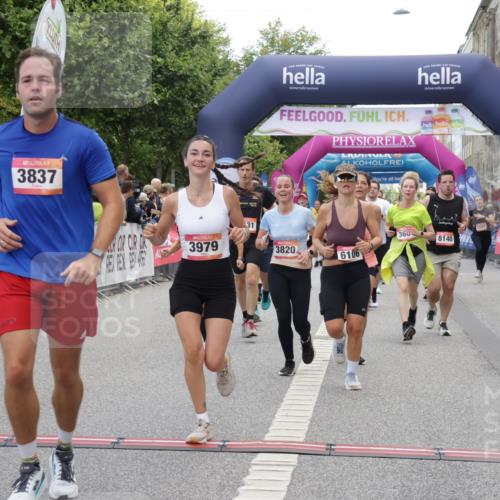 06.09.2026 - CURREX Alsterlauf Yannick Fuchs http://msf.ph/oto/10119833 06.09.2026 10:00:41 Ziel 2531, 3604, 3820, 3837, 3848, 3979, 4084, 4577, 4900, 5108, 5467, 5567, 5832, 5833, 5930, 6106, 6180, 6187, 6257, 6436, 8063, 8068, 8140 meine-sportfotos.de
