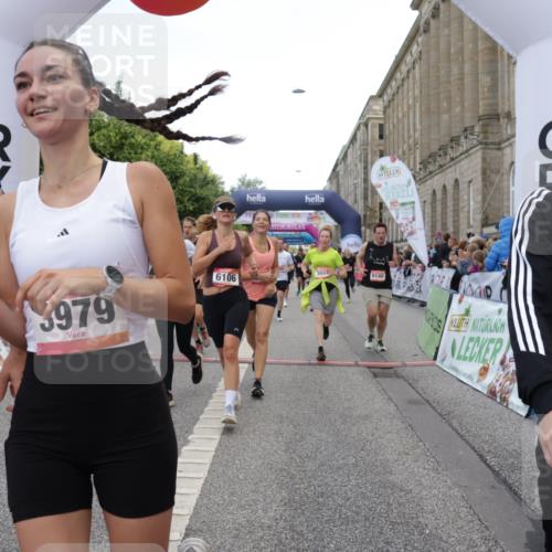 06.09.2026 - CURREX Alsterlauf Yannick Fuchs http://msf.ph/oto/10119900 06.09.2026 10:00:43 Ziel 2531, 2698, 3604, 3820, 3837, 3848, 3979, 4084, 4900, 5108, 5240, 5467, 5519, 5724, 5832, 5833, 5930, 6106, 6187, 6257, 6397, 6480, 8068, 8140 meine-sportfotos.de