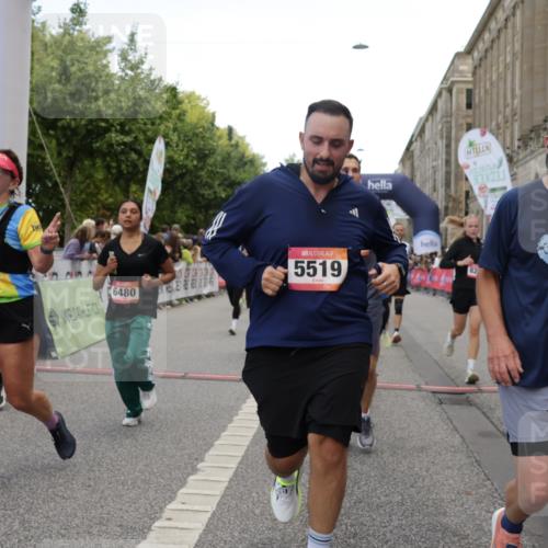 06.09.2026 - CURREX Alsterlauf Yannick Fuchs http://msf.ph/oto/10120052 06.09.2026 10:00:49 Ziel 2531, 2698, 2849, 2895, 3068, 3274, 3295, 3604, 3727, 3820, 3979, 4084, 4414, 5077, 5108, 5240, 5460, 5519, 5577, 5724, 5930, 6106, 6257, 6397, 6480, 8068, 8140, 8293 meine-sportfotos.de