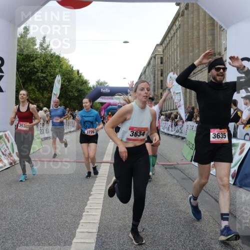 06.09.2026 - CURREX Alsterlauf Yannick Fuchs http://msf.ph/oto/10120283 06.09.2026 10:00:56 Ziel 2251, 2849, 2895, 3068, 3274, 3295, 3634, 3635, 3726, 3727, 3735, 4414, 5077, 5460, 5577, 6283, 8207, 8293 meine-sportfotos.de