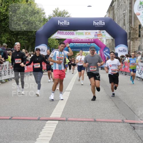 06.09.2026 - CURREX Alsterlauf Yannick Fuchs http://msf.ph/oto/10120666 06.09.2026 10:01:11 Ziel 2307, 2369, 2370, 2478, 2882, 3312, 3941, 4120, 4418, 4533, 4628, 5092, 5317, 5785, 6231, 6250, 6353, 6384, 6386, 8120, 8215 meine-sportfotos.de