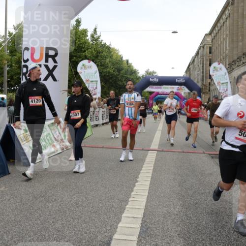 06.09.2026 - CURREX Alsterlauf Yannick Fuchs http://msf.ph/oto/10120769 06.09.2026 10:01:14 Ziel 2307, 2369, 2370, 2478, 2485, 2882, 3941, 4049, 4120, 4418, 4429, 4533, 4628, 4633, 4701, 5092, 5317, 5785, 6231, 6250, 6384, 6386, 8120 meine-sportfotos.de