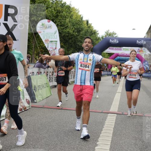 06.09.2026 - CURREX Alsterlauf Yannick Fuchs http://msf.ph/oto/10120787 06.09.2026 10:01:15 Ziel 2307, 2369, 2370, 2478, 2485, 2882, 3740, 4049, 4120, 4418, 4429, 4533, 4628, 4633, 4701, 5092, 5317, 5785, 6231, 6384, 6386, 8120 meine-sportfotos.de