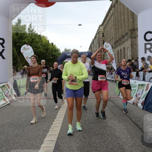 06.09.2026 - CURREX Alsterlauf Yannick Fuchs http://msf.ph/oto/10121043 06.09.2026 10:01:23 Ziel 2400, 2478, 2485, 3195, 3280, 3401, 3730, 3740, 4049, 4055, 4429, 4633, 4701, 5139, 5424, 5523, 5598, 5745, 6027, 6033, 6145, 6445 meine-sportfotos.de