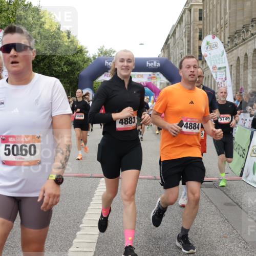 06.09.2026 - CURREX Alsterlauf Yannick Fuchs http://msf.ph/oto/10121323 06.09.2026 10:01:34 Ziel 2249, 2492, 2496, 2733, 3518, 3544, 4073, 4259, 4580, 4638, 4883, 4884, 4921, 5012, 5060, 5139, 5192, 5237, 5523, 5669, 5749, 5793, 5856, 6018, 6114, 8062 meine-sportfotos.de