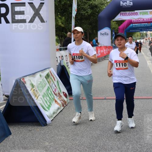 06.09.2026 - CURREX Alsterlauf Strokosch-Dieckow http://msf.ph/oto/10121343 06.09.2026 12:04:43 Ziel 1109, 1110, 8090 meine-sportfotos.de