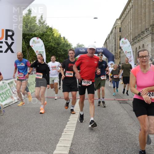 06.09.2026 - CURREX Alsterlauf Yannick Fuchs http://msf.ph/oto/10121458 06.09.2026 10:01:38 Ziel 2249, 2496, 2733, 3115, 3518, 3544, 4073, 4121, 4259, 4551, 4552, 4638, 4883, 4884, 4921, 5012, 5106, 5192, 5388, 5669, 5749, 5856, 5918, 5976, 6018, 6114, 8037, 8038, 8062 meine-sportfotos.de