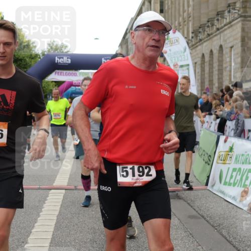 06.09.2026 - CURREX Alsterlauf Yannick Fuchs http://msf.ph/oto/10121478 06.09.2026 10:01:38 Ziel 2249, 2496, 2733, 3115, 3518, 3544, 4073, 4121, 4259, 4551, 4552, 4638, 4883, 4884, 4921, 5012, 5106, 5192, 5388, 5669, 5749, 5856, 5918, 5976, 6018, 6114, 8037, 8038, 8062 meine-sportfotos.de