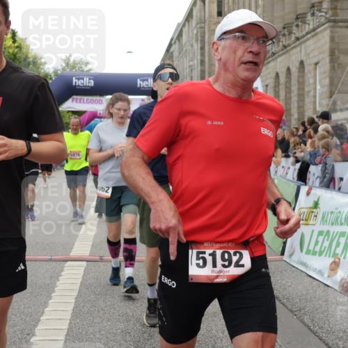 06.09.2026 - CURREX Alsterlauf Yannick Fuchs http://msf.ph/oto/10121485 06.09.2026 10:01:38 Ziel 2249, 2496, 2733, 3115, 3518, 3544, 4073, 4121, 4259, 4551, 4552, 4638, 4883, 4884, 4921, 5012, 5106, 5192, 5388, 5669, 5749, 5856, 5918, 5976, 6018, 6114, 8037, 8038, 8062 meine-sportfotos.de