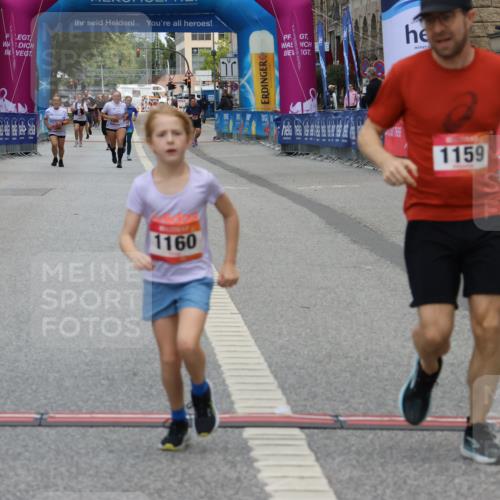 06.09.2026 - CURREX Alsterlauf Strokosch-Dieckow http://msf.ph/oto/10121524 06.09.2026 12:05:08 Ziel 1159, 1160, 1330, 2484 meine-sportfotos.de