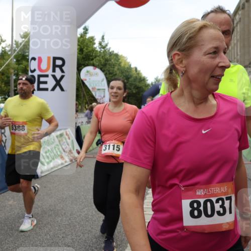 06.09.2026 - CURREX Alsterlauf Yannick Fuchs http://msf.ph/oto/10121629 06.09.2026 10:01:44 Ziel 2385, 2496, 2733, 2977, 3115, 3544, 3563, 4067, 4073, 4117, 4121, 4162, 4551, 4552, 4608, 4638, 4921, 5106, 5186, 5388, 5429, 5734, 5918, 5976, 8037, 8038, 8062, 8122 meine-sportfotos.de