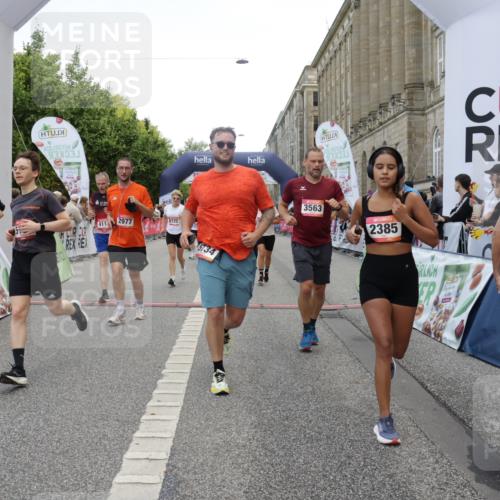 06.09.2026 - CURREX Alsterlauf Yannick Fuchs http://msf.ph/oto/10121700 06.09.2026 10:01:47 Ziel 2385, 2977, 3115, 3448, 3563, 4067, 4117, 4121, 4162, 4551, 4552, 4608, 4618, 5106, 5186, 5380, 5388, 5429, 5542, 5679, 5734, 5918, 5976, 6171, 8037, 8038, 8122 meine-sportfotos.de