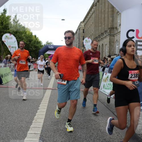 06.09.2026 - CURREX Alsterlauf Yannick Fuchs http://msf.ph/oto/10121724 06.09.2026 10:01:48 Ziel 2040, 2229, 2385, 2977, 3115, 3150, 3322, 3448, 3563, 4067, 4117, 4162, 4608, 4618, 5106, 5186, 5380, 5388, 5429, 5542, 5679, 5734, 6171, 6341, 8038, 8122 meine-sportfotos.de