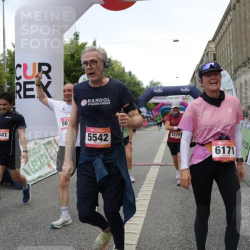 06.09.2026 - CURREX Alsterlauf Yannick Fuchs http://msf.ph/oto/10121915 06.09.2026 10:01:54 Ziel 2040, 2229, 2375, 2977, 3150, 3322, 3448, 3563, 3618, 4117, 4162, 4608, 4618, 5186, 5265, 5380, 5542, 5679, 5899, 6171, 6341, 8096, 8122 meine-sportfotos.de