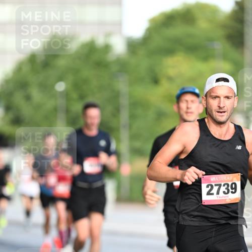 06.09.2026 - CURREX Alsterlauf Dr. Thomas Lammeyer http://msf.ph/oto/10122107 06.09.2026 09:36:56 Laufen 2739 meine-sportfotos.de