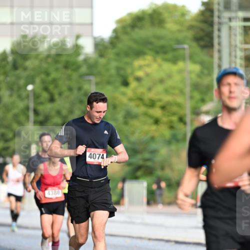 06.09.2026 - CURREX Alsterlauf Dr. Thomas Lammeyer http://msf.ph/oto/10122110 06.09.2026 09:36:57 Laufen 4380, 4074 meine-sportfotos.de